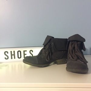 Rocket Dog Gray Edgy Combat Boots